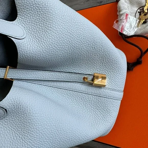 Hermès Picotin Lock 22 Bleu Pale Clemence Gold Hardware - Picture 6 of 9